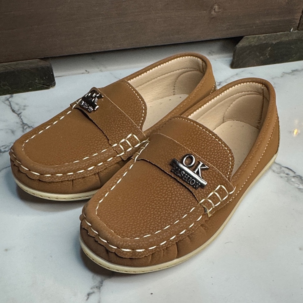 4/$15 Kids Tan Loafers Size